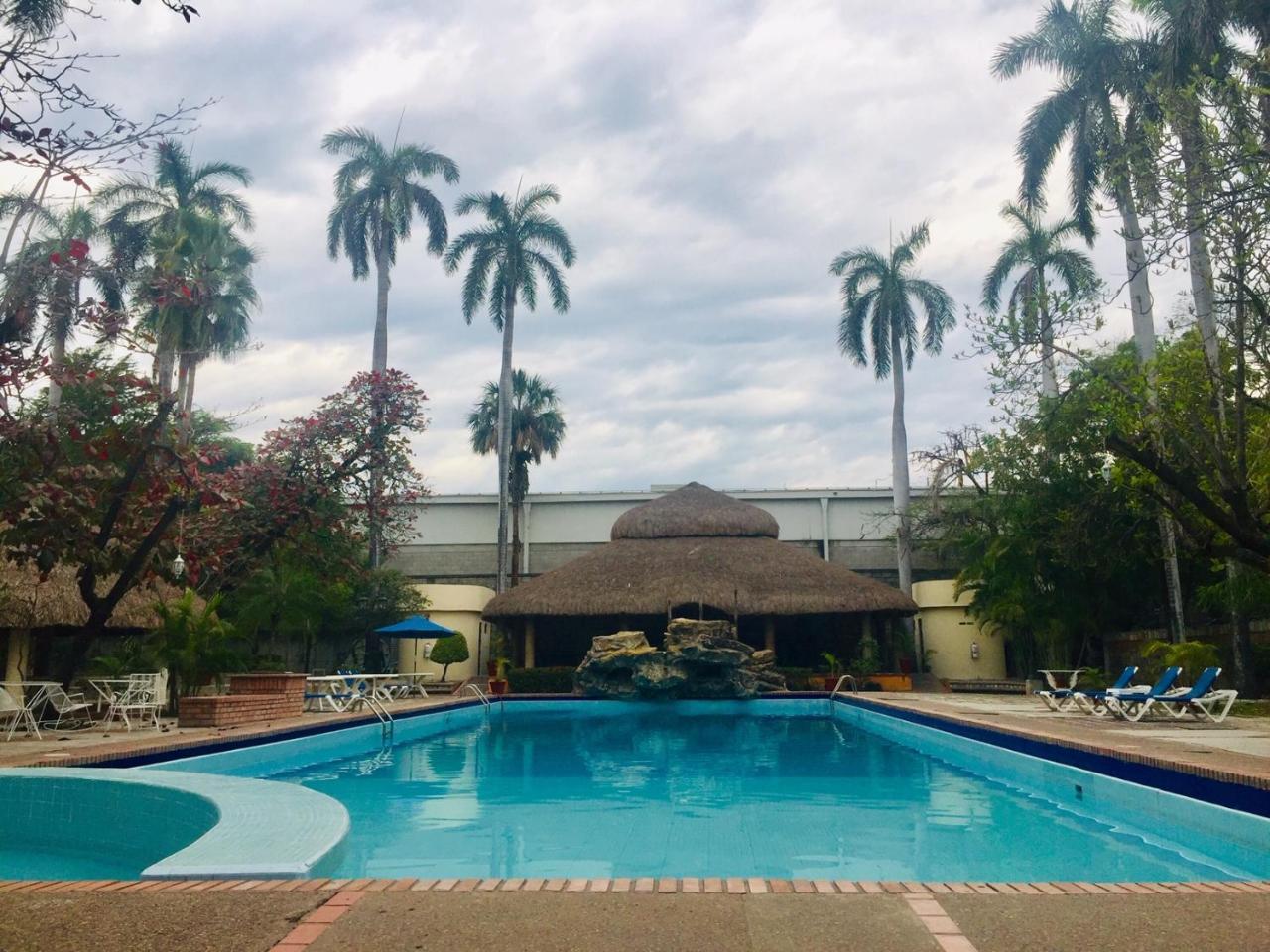 סיודד ואייס Hotel Valles מראה חיצוני תמונה